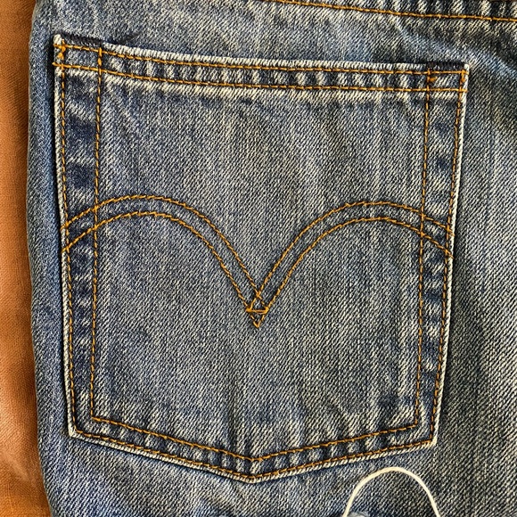Levi’s cut off denim shorts - Picture 10 of 10